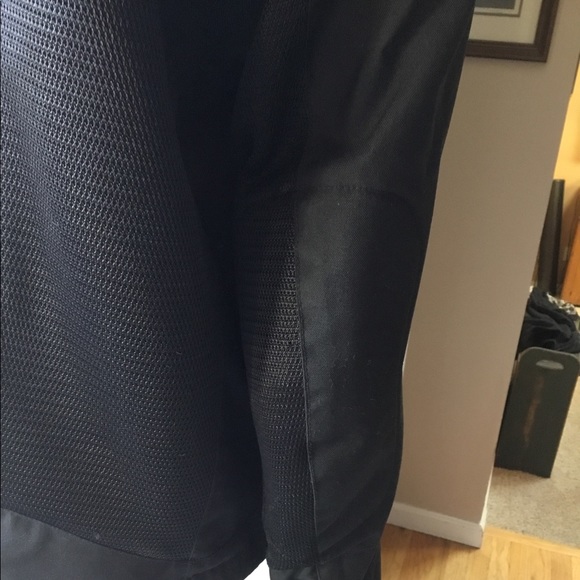 Ladies Harley Davidson Jacket - Picture 5 of 15